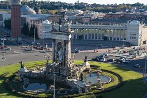 Plaza de espana fontana con palazzo nazionale sullo sfondo, Barcellona, Catalogna, Spagna, Europa foto