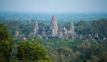 angkor wat è un complesso di templi in Cambogia e il più grande monumento religioso del mondo. situato a siem reap in cambogia. foto