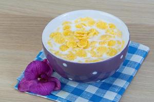 colazione con cornflakes foto