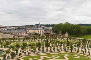 famoso palazzo versailles vicino a parigi, francia con splendidi giardini foto