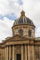 edificio storico a parigi francia foto