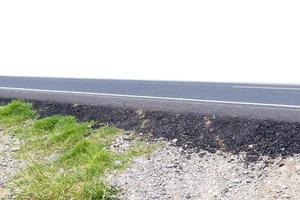 isolamento vicino alla nuova strada asfaltata. foto