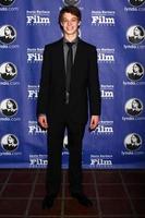 santa barbara, 24 gennaio - colin ford arriva al festival internazionale del cinema di santa barbara scollega la prima al teatro di arlington il 24 gennaio 2013 a santa barbara, ca foto