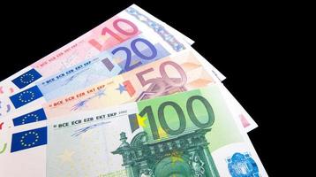 varie banconote in euro foto