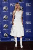 santa barbara, 29 gennaio - elle fanning arriva al santa barbara international film festivals 2013 virtuosos award al teatro di arlington il 29 gennaio 2013 a santa barbara, ca foto