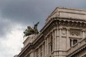 Roma, Italia. particolari architettonici tipici della città vecchia foto