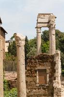 rovine del teatro di marcello, roma - italia foto