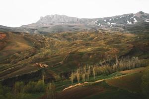 il sito durupinar con robusta struttura in limonite adiacente al villaggio di uzengili nella turchia orientale. leggenda dell'arco di noè foto