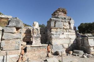 statua nella città antica di efeso, izmir, turchia foto