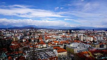 vista a volo d'uccello della città vecchia di Lubiana in Slovenia foto