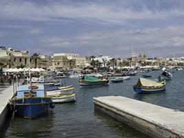 porto di marsaxlokk sull'isola di malta foto