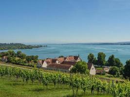 meersburg sul lago di costanza in germania foto