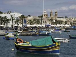 porto di marsaxlokk sull'isola di malta foto