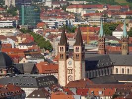 la città di Wuerzburg sul fiume principale foto