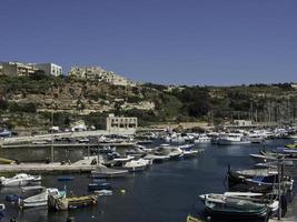 l'isola di gozo sul mar mediterraneo foto