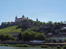 la città di Wuerzburg sul fiume principale foto