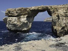 l'isola di gozo sul mar mediterraneo foto