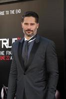 los angeles, 17 giugno - joe manganiello alla prima proiezione della stagione 7 di hbo s true blood al teatro cinese tcl il 17 giugno 2014 a los angeles, ca foto