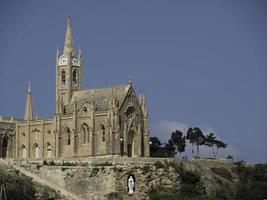 l'isola di gozo sul mar mediterraneo foto