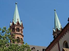 la città di Wuerzburg sul fiume principale foto