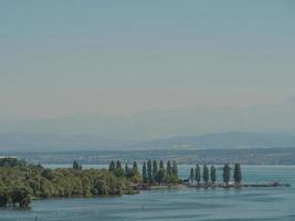 meersburg sul lago di costanza in germania foto