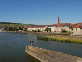 la città di Wuerzburg sul fiume principale foto