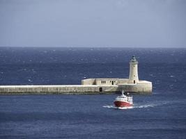 la città di valletta sull'isola di malta foto