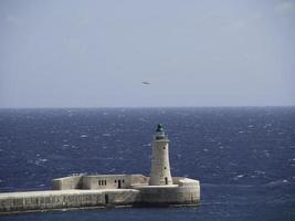 la città di valletta sull'isola di malta foto