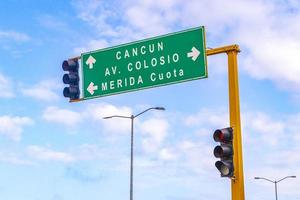 playa del carmen quintana roo mexico 2022 cartello stradale in autostrada autostrada a playa del carmen mexico. foto