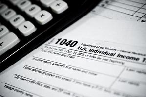 moduli di imposta sul reddito in bianco foto