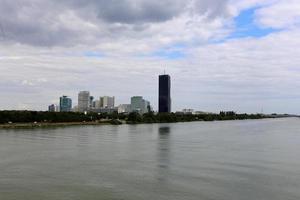 Vienna è la capitale dell'Austria, situata sul fiume Danubio. foto