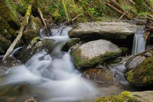 specchi d'acqua, torrente Endert, germania foto