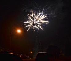 4 luglio fuochi d'artificio nel cielo foto