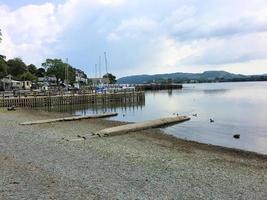 una vista del lago di Windermere la sera foto