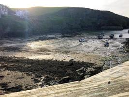 una veduta di port isaac in cornovaglia foto