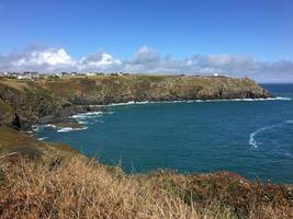 una vista del mare a Lizard Point in Cornovaglia foto