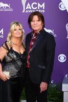 las vegas, 7 marzo - John Fogerty arriva all'Academy of Country Music Awards 2013 presso la mgm Grand Garden Arena il 7 marzo 2013 a las vegas, nv foto