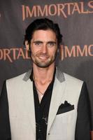 los angeles, 7 novembre - tyson ritter arriva alla prima 3d degli immortali al teatro nokia at la live il 7 novembre 2011 a west hollywood, ca foto