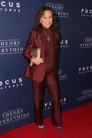 los angeles, 24 ottobre - jacqueline bisset alla teoria di tutto premiere al teatro ampas samuel goldwyn il 24 ottobre 2014 a beverly hills, ca foto