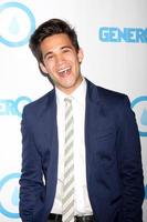 los angeles, 4 maggio - dez duron arriva al 4° evento annuale di gala della notte della generosità all'hotel hollywood roosevelt il 4 maggio 2012 a los angeles, ca foto