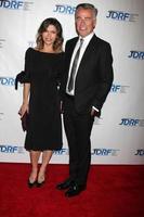 los angeles, 19 maggio - finola hughes, ian buchanan arriva al jdrf s 9° gala annuale al Century Plaza Hotel il 19 maggio 2012 nella città del secolo, ca foto