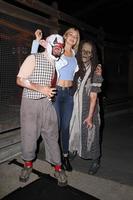 los angeles, 3 ottobre - gigi hadid alla knott s scary farm celebrity vip apertura alla knott s berry farm il 3 ottobre 2014 a buena park, ca foto