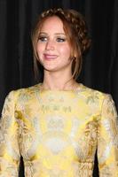 los angeles, 12 gennaio - jennifer lawrence arriva al premio la critica cinematografica 2013 all'hotel intercontinentale il 12 gennaio 2013 nella città del secolo, ca foto