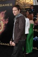 Los angeles, 12 marzo - Peter Facinelli arriva alla premiere dei giochi della fame al teatro nokia at la live il 12 marzo 2012 a los angeles, ca foto