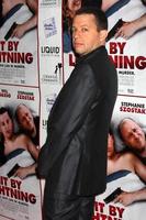 los angeles, 27 ottobre - jon cryer at the hit by lightning, los angeles premiere ai teatri arclight hollywood il 27 ottobre 2014 a los angeles, ca foto