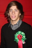 los angeles, 28 novembre - jimmy bennett arriva alla parata di natale di hollywood 2010 all'hollywood boulevard il 28 novembre 2010 a los angeles, ca foto