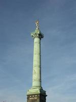 colonna della Bastiglia a Parigi foto