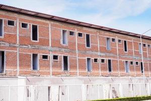 cantiere con edificio commerciale in costruzione foto