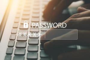 sicurezza informatica e concetto di rete informatica, primo piano di sicurezza e crittografia, accesso sicuro ai dati personali dell'utente accesso a Internet sicuro foto