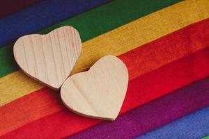 due cuori su un concetto di background.lgbtq arcobaleno foto